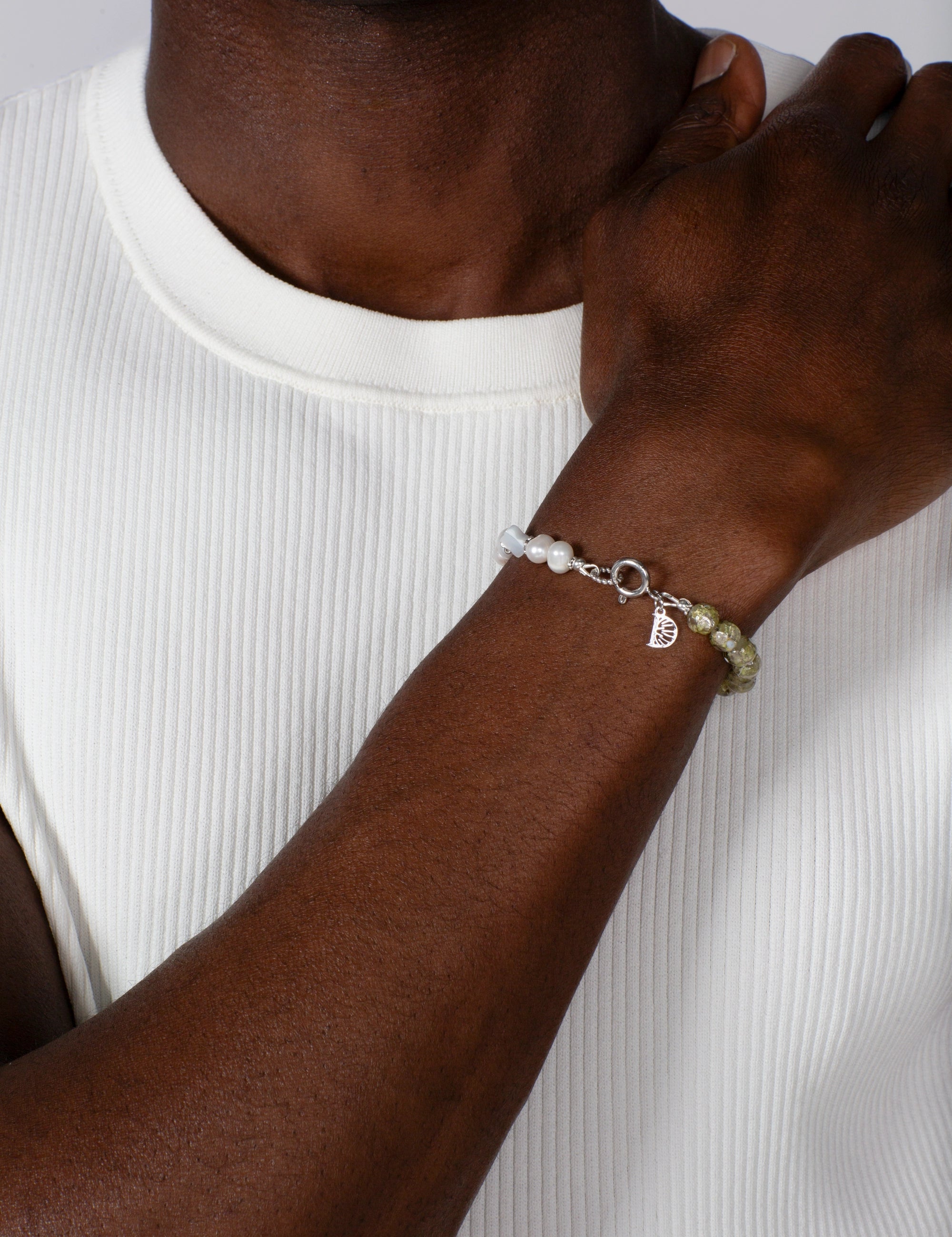 Bracelet perles de culture kaki phosphorescent