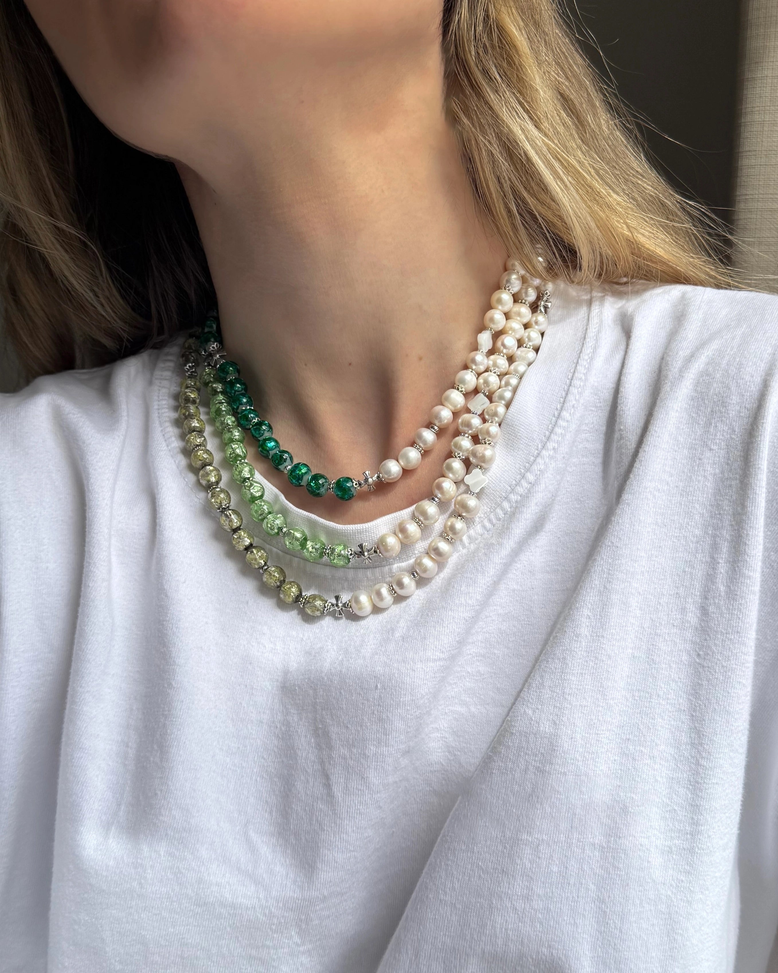 Collier perles de culture bleu phosphorescent