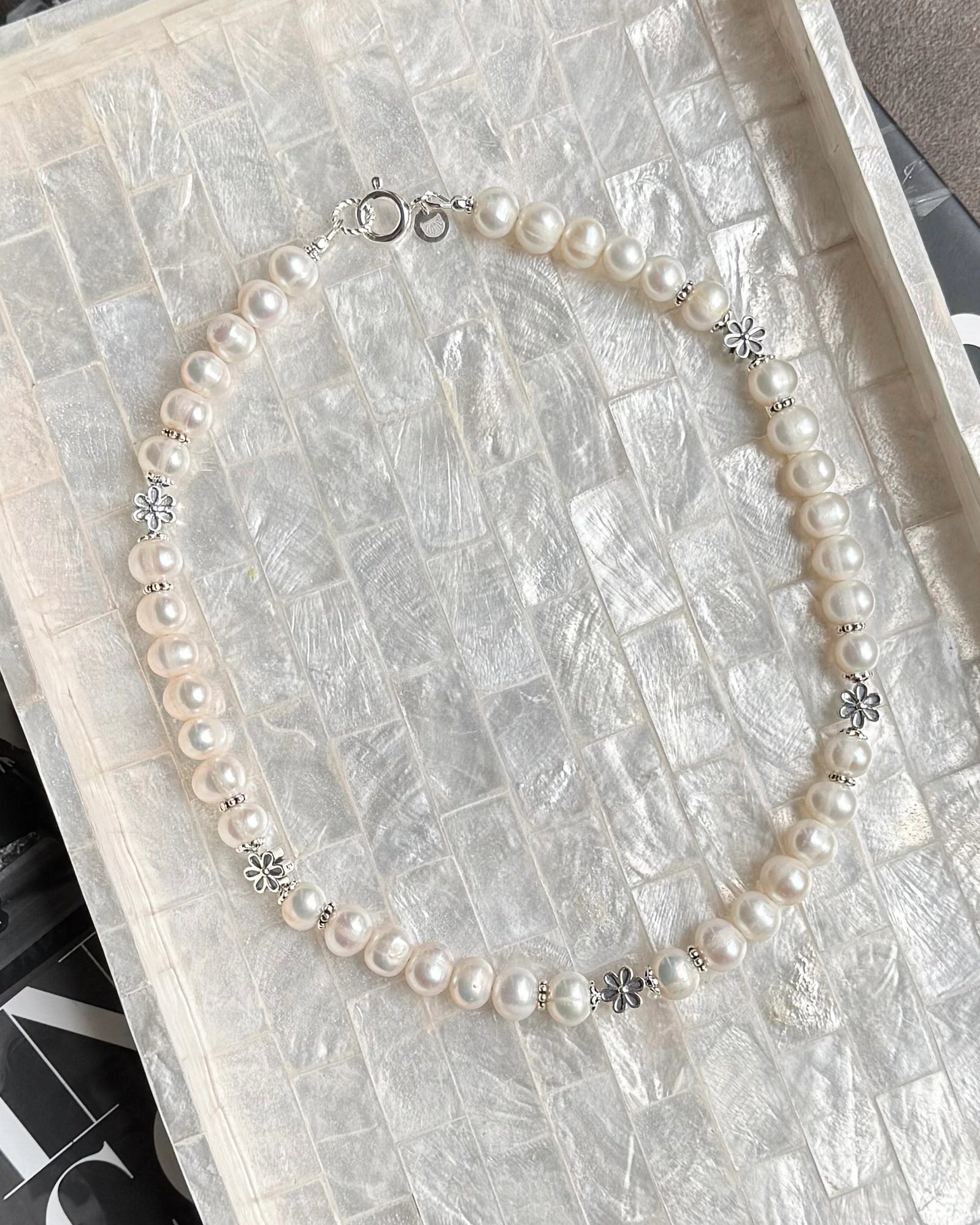 colliers perles de culture fleurs