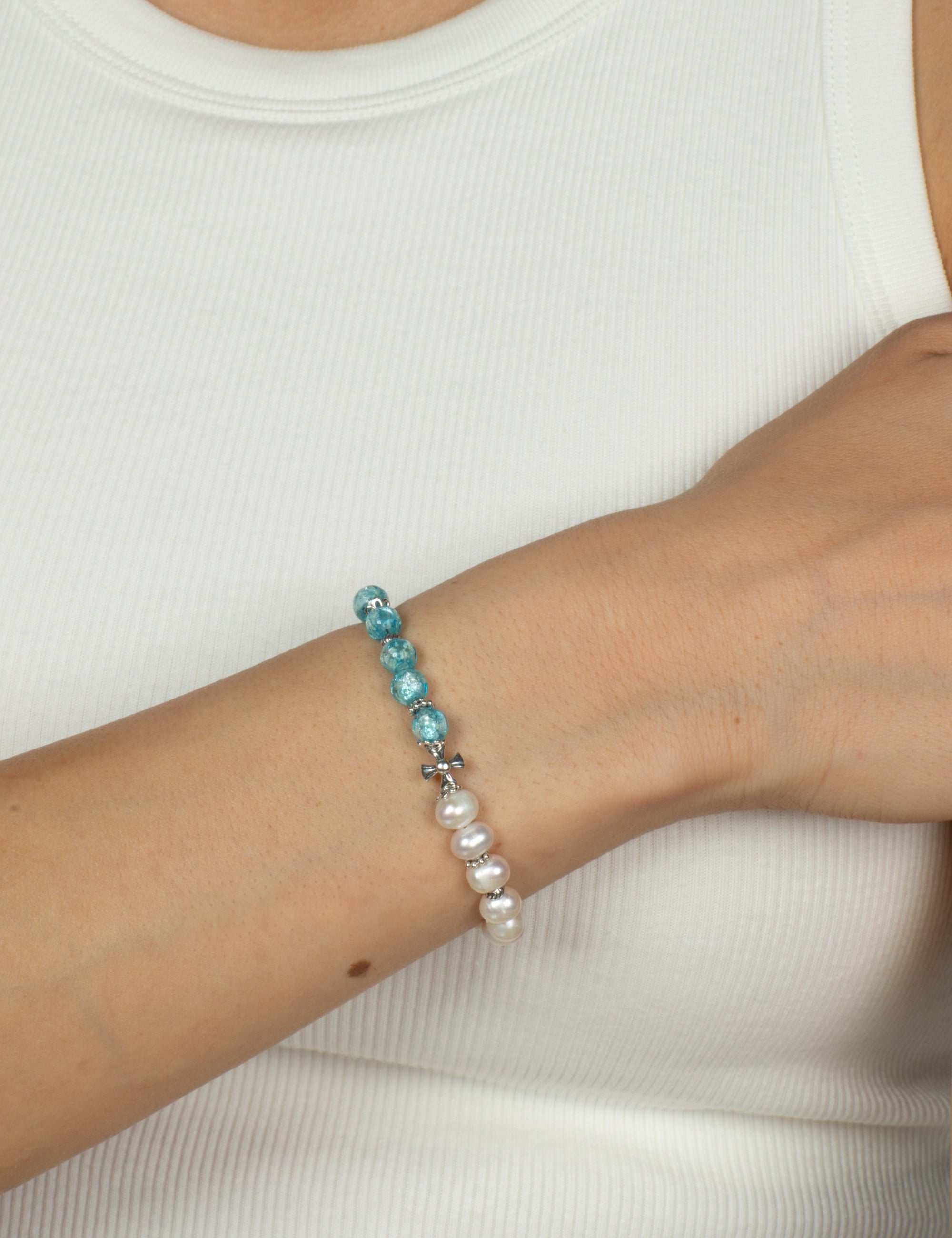 Bracelet perles bleues phosphorescentes Okinawa