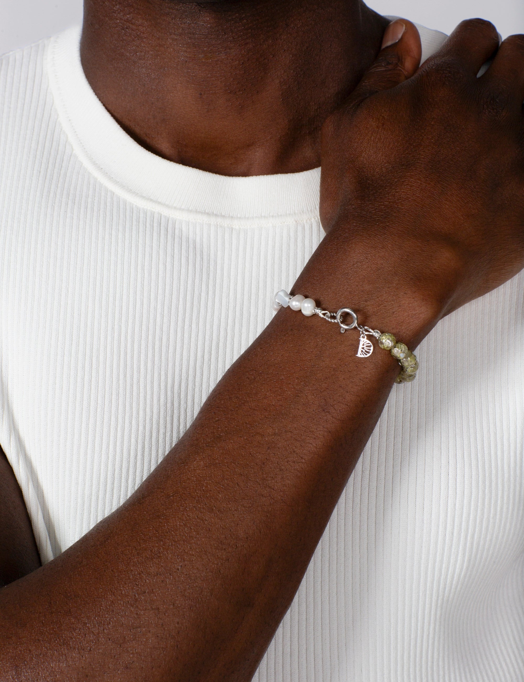 Bracelet perles de culture kaki phosphorescent
