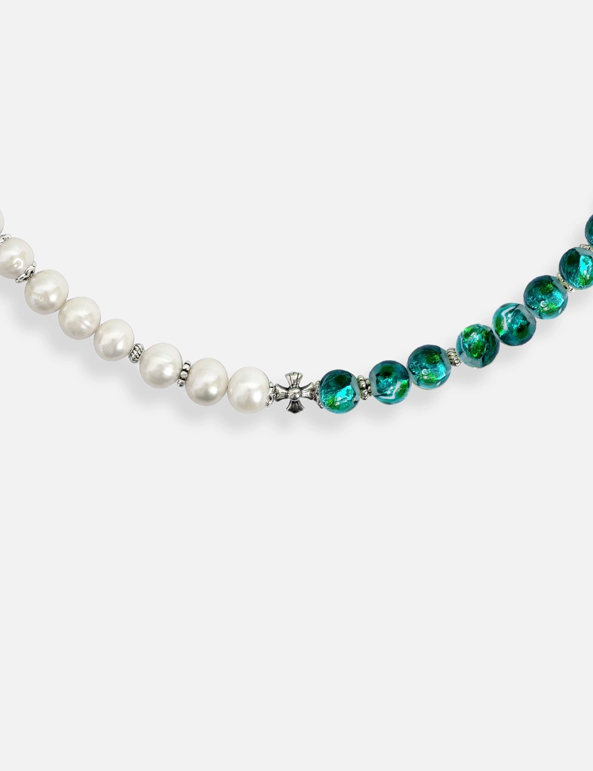 Collier perles de culture bleu phosphorescent