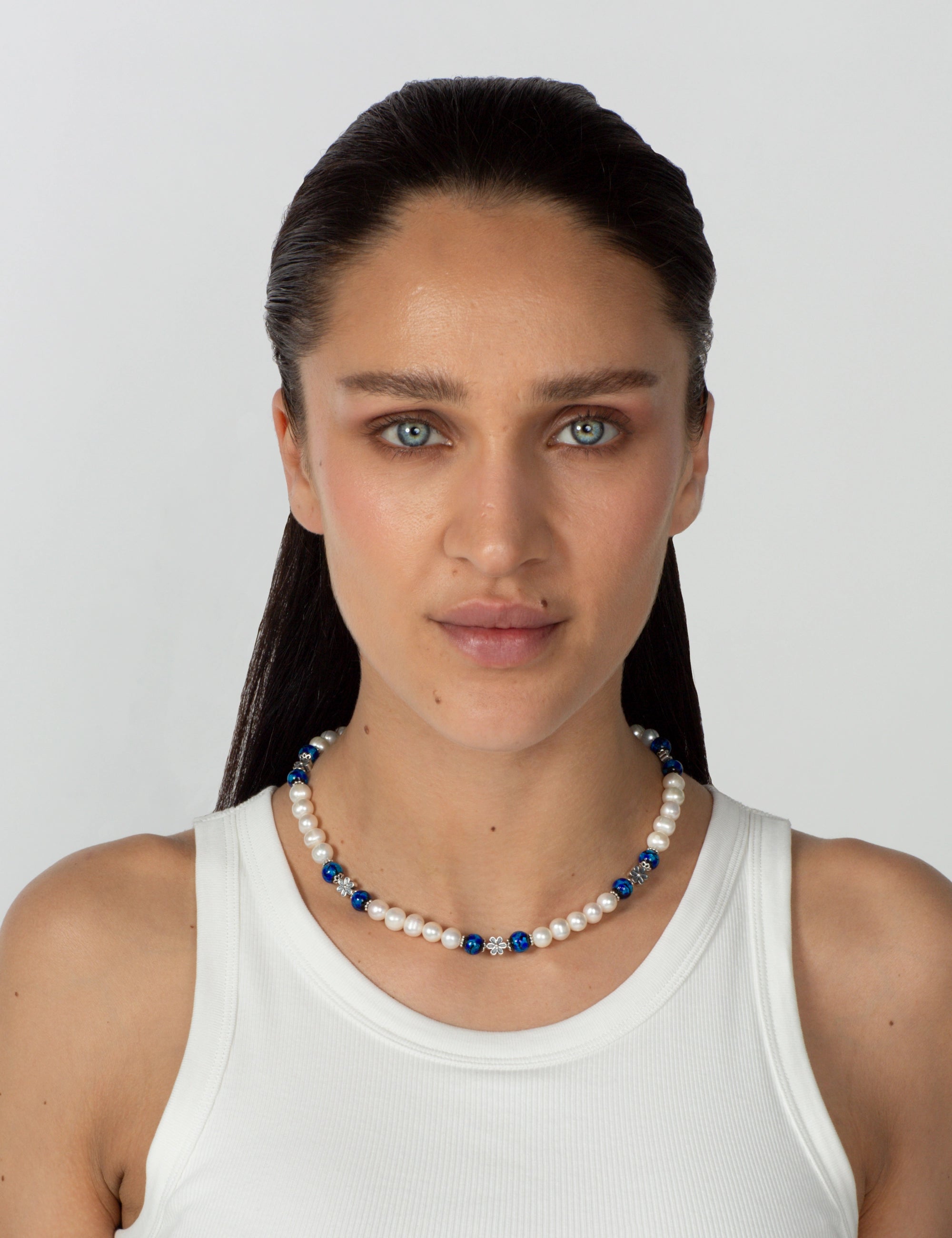 Collier perles bleues Okinawa phosphorescentes