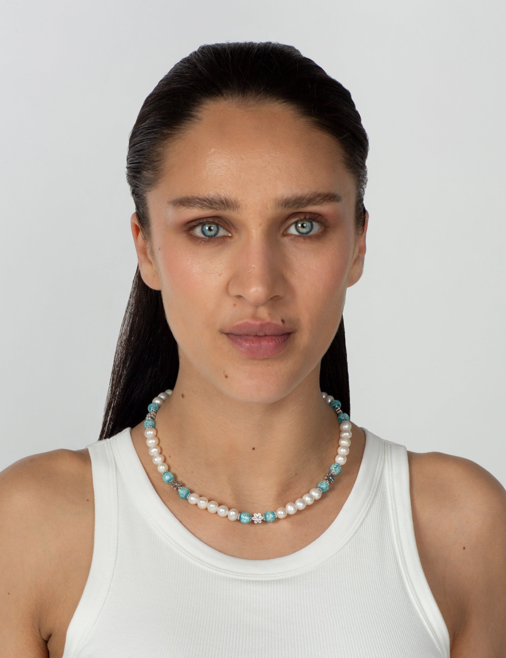 Collier perles bleues Okinawa phosphorescentes
