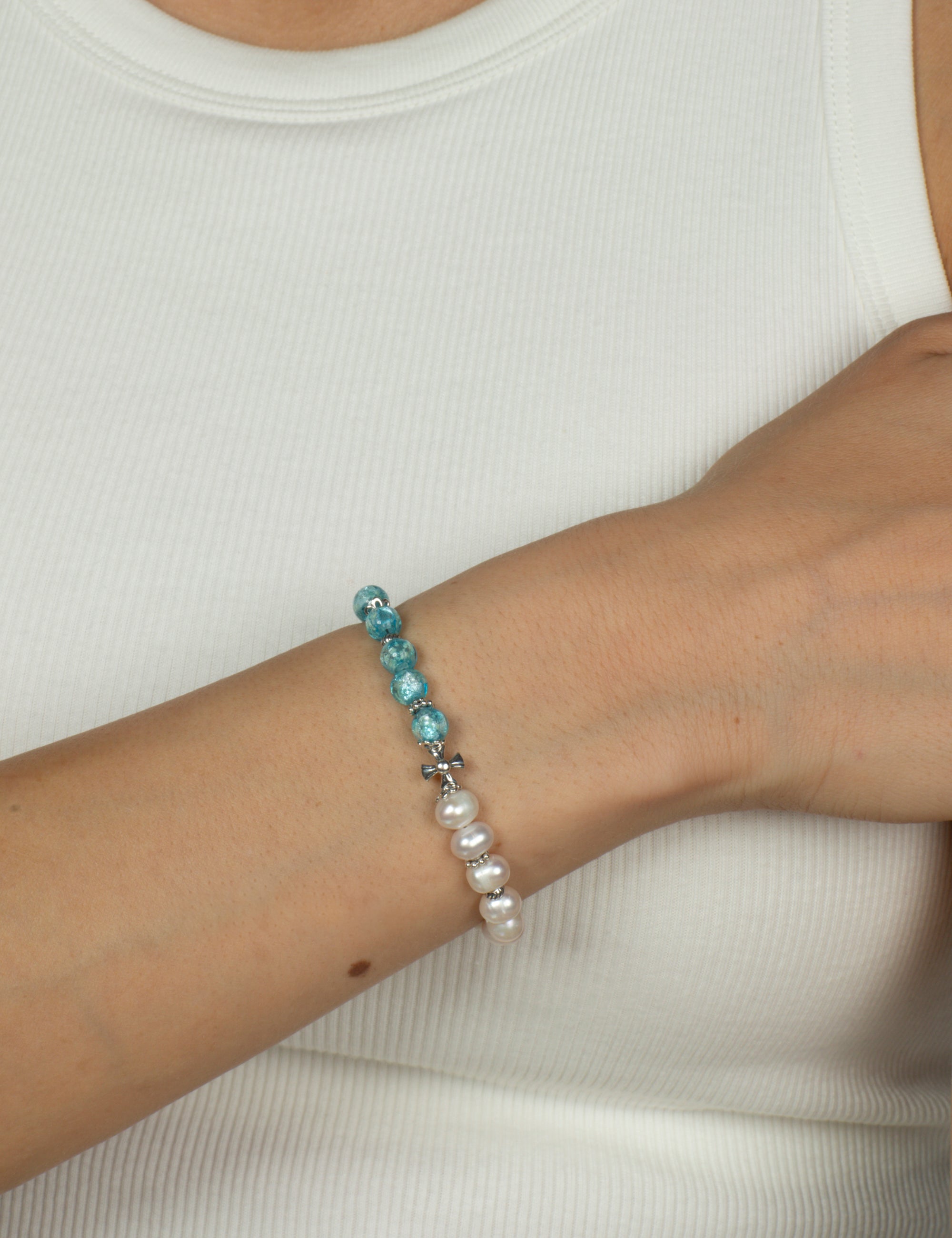 Bracelet perles bleues phosphorescentes Okinawa