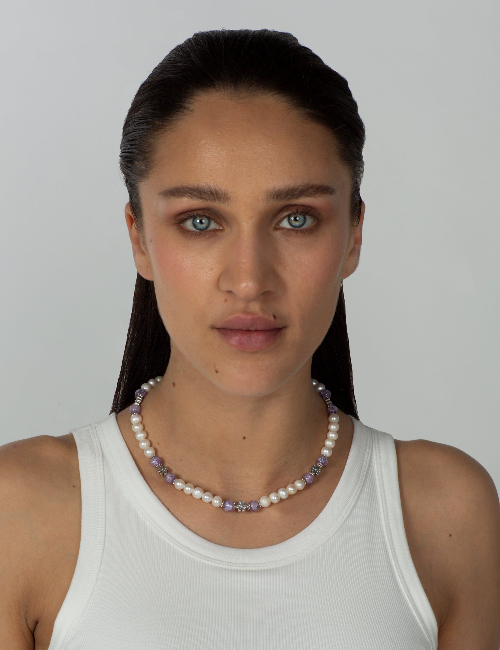 Collier perles violettes Okinawa phosphorescentes