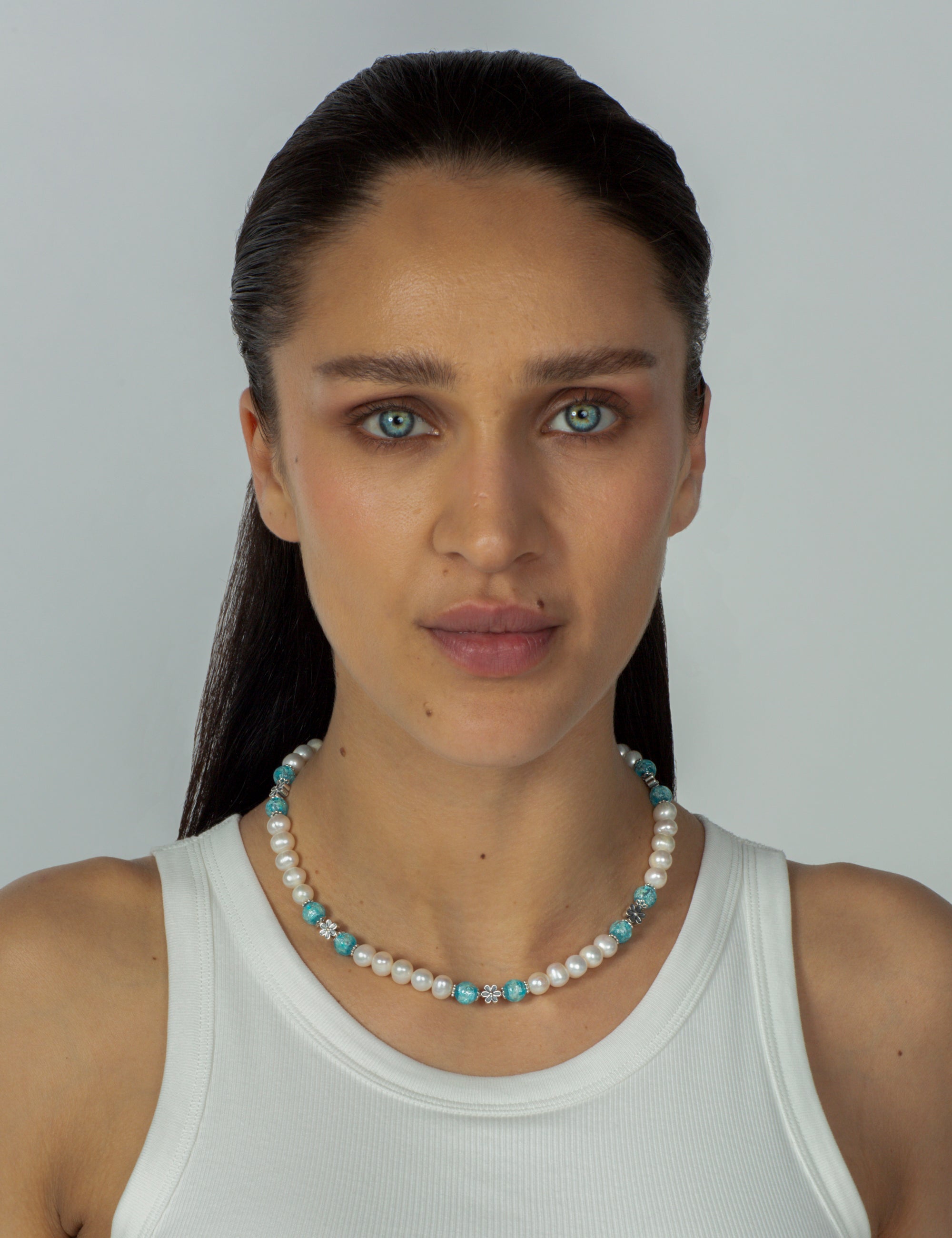 Collier perles bleues Okinawa phosphorescentes