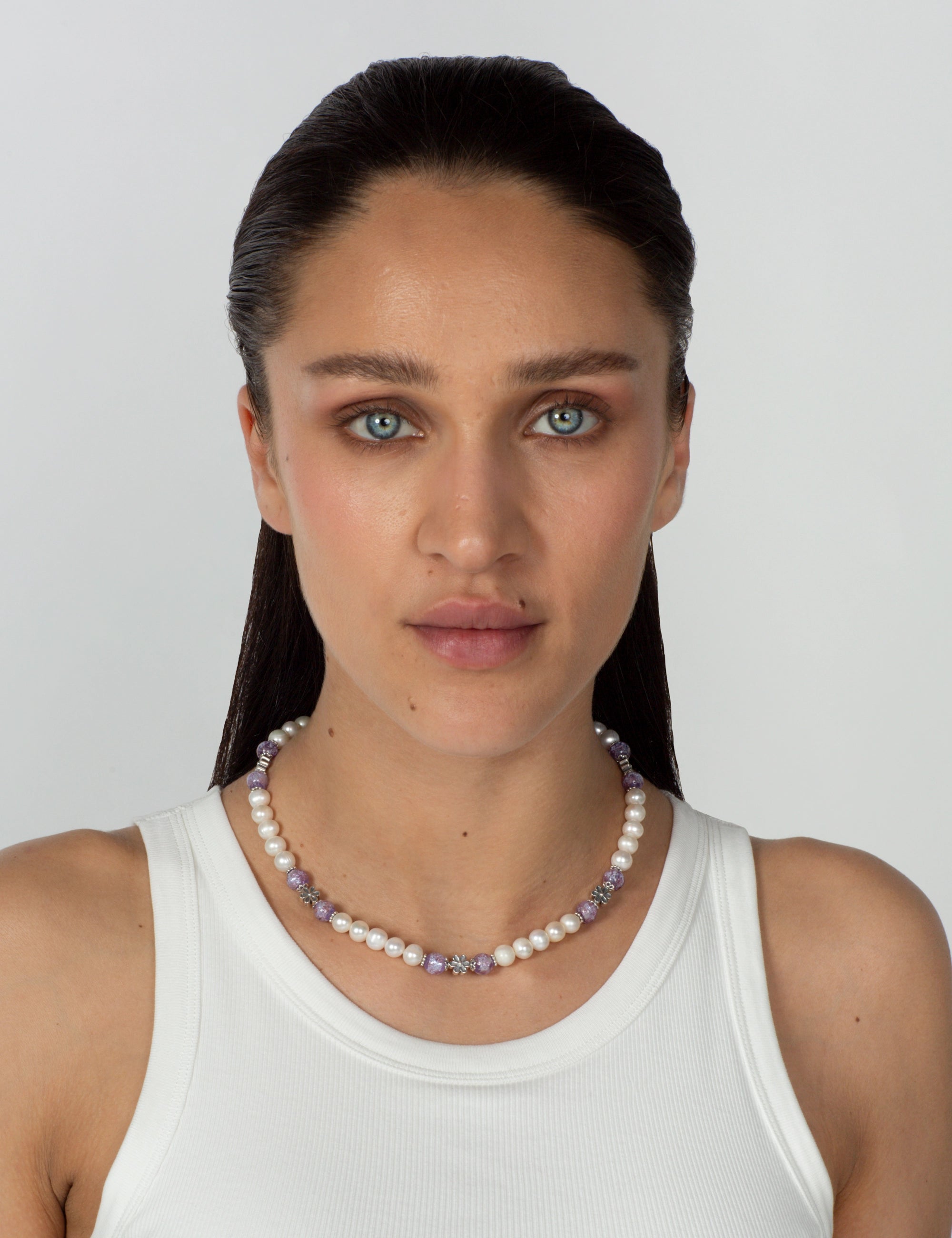 Collier perles violettes Okinawa phosphorescentes
